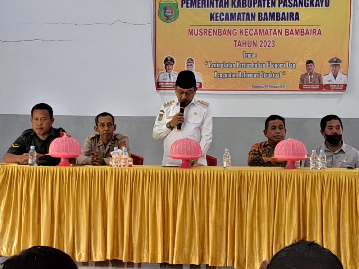 Bupati Pasangkayu Yaumil Ambo Djiwa saat mengikuti Musrenbang di Kecamatan Bambaira